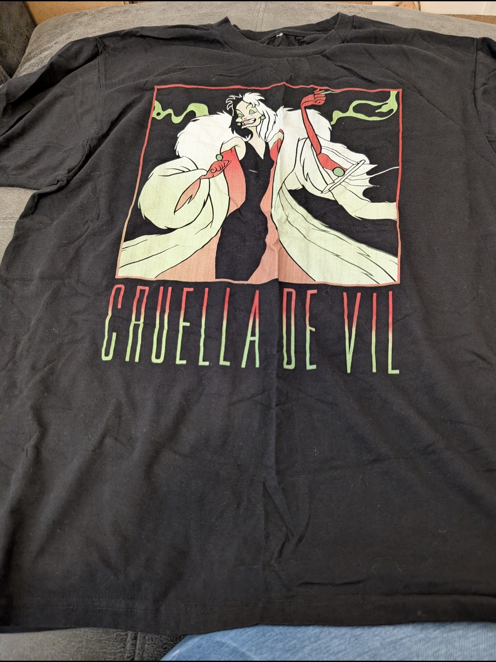 Disney Cruella De Vil Black Graphic Tee with Green and Red Accents
